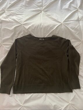 Gap Women's Olive Crewneck Sweater